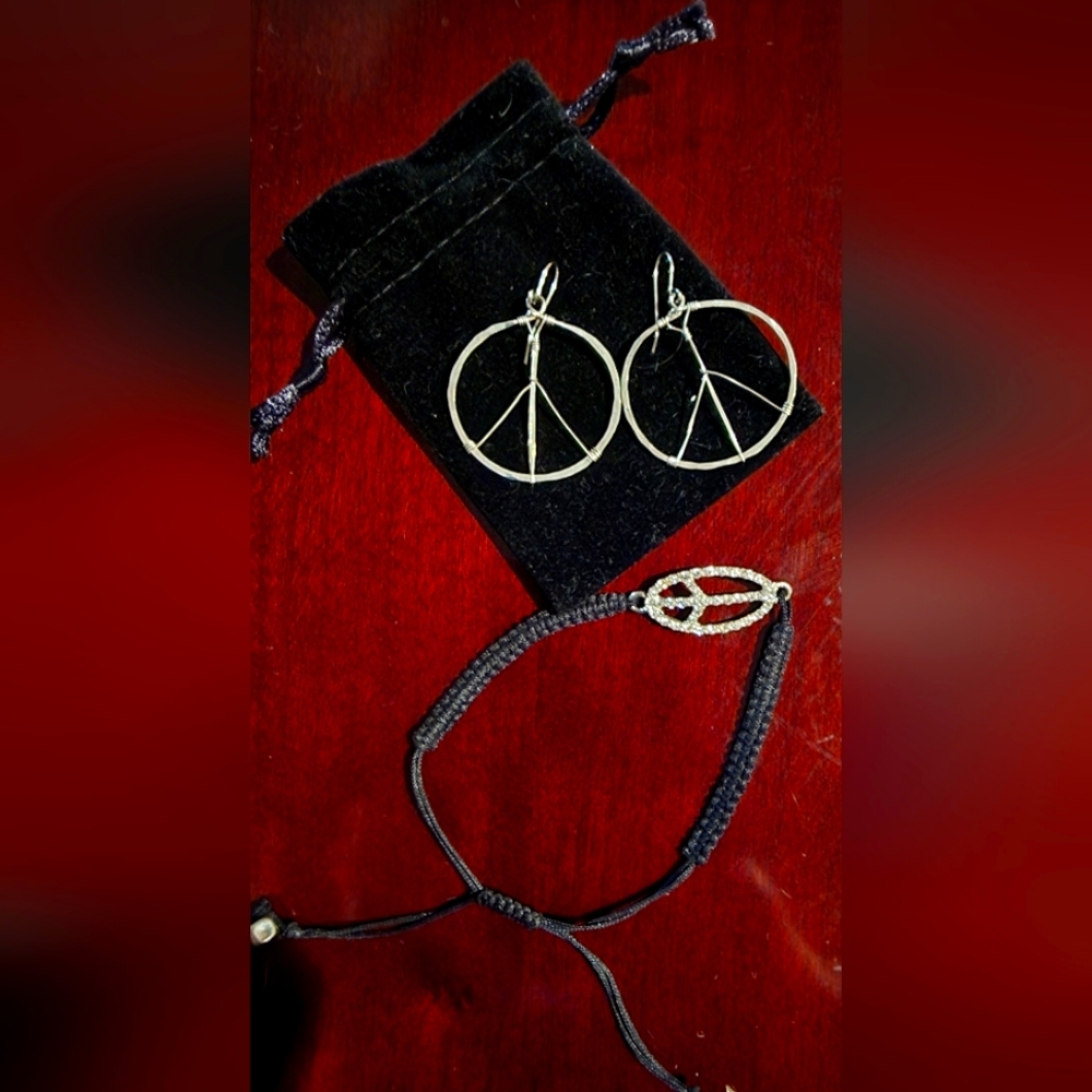Bracelet and earrings